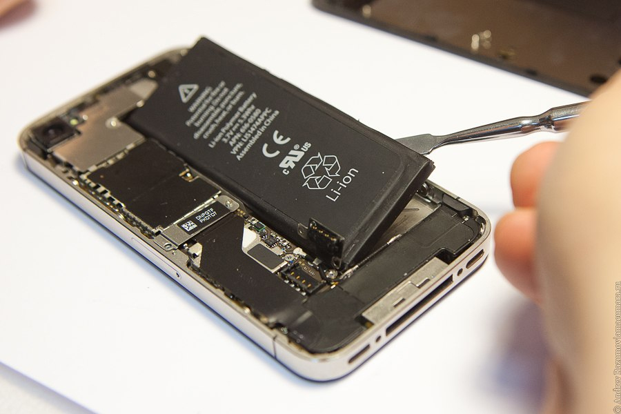 Замена батареи iPhone 4S