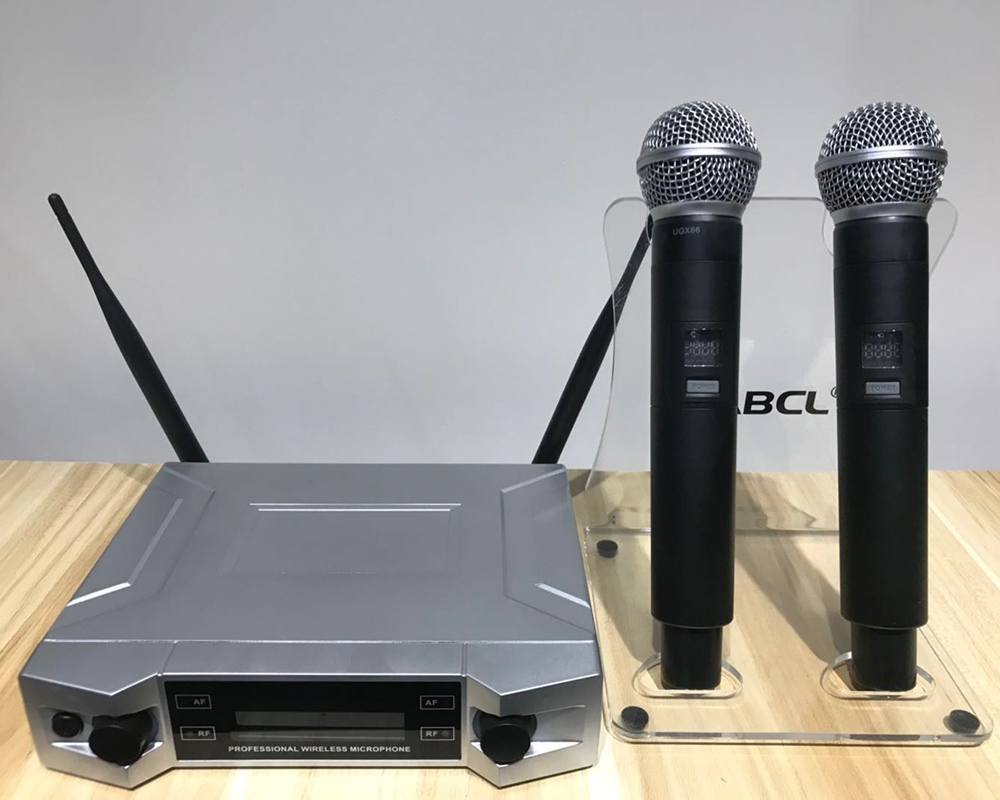 Караоке система с двумя беспроводными микрофонами