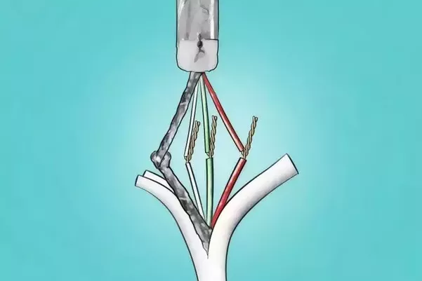 Соединение проводки кабеля и штекера